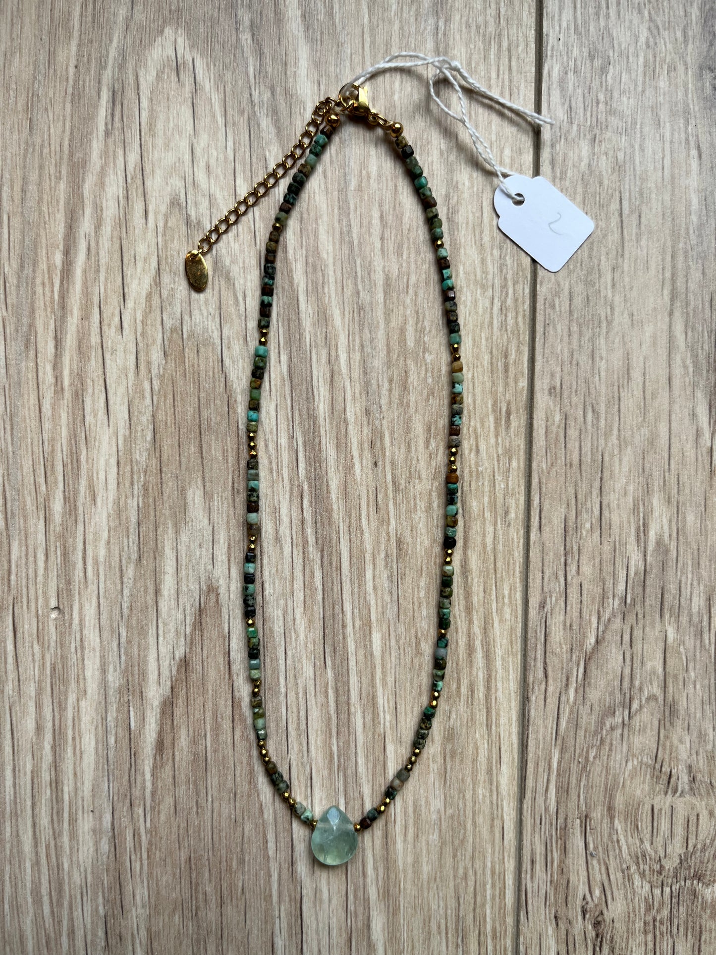 Collier en turquoise africaine et goutte de fluorite đâš