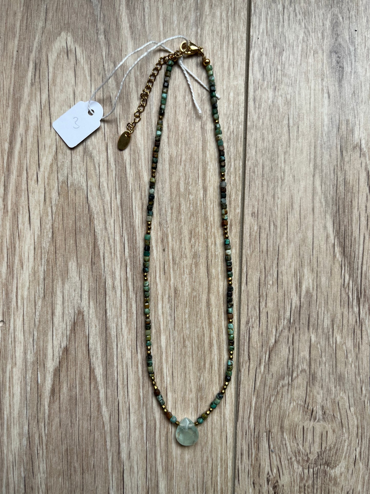 Collier en turquoise africaine et goutte de fluorite đâš