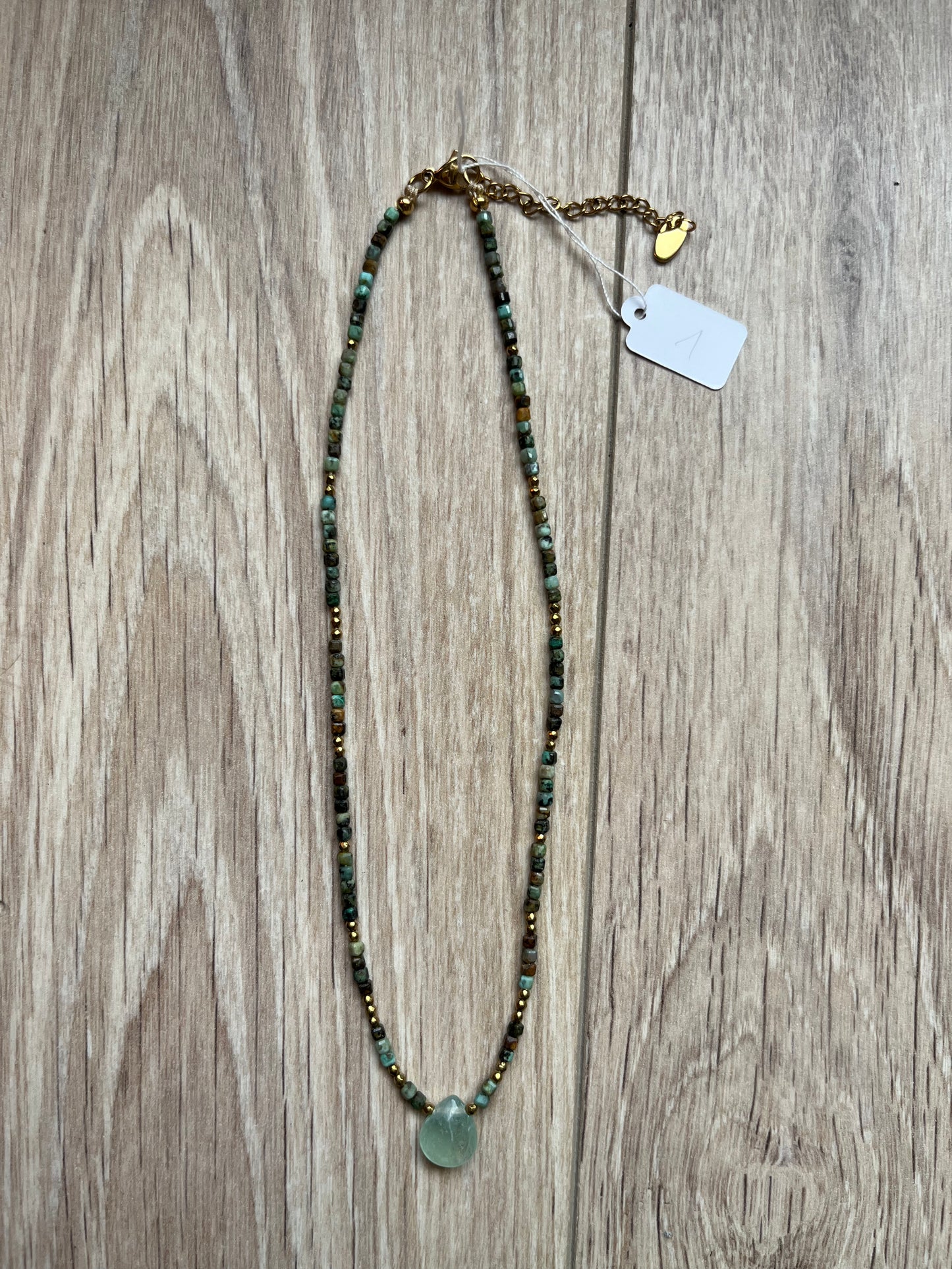 Collier en turquoise africaine et goutte de fluorite đâš