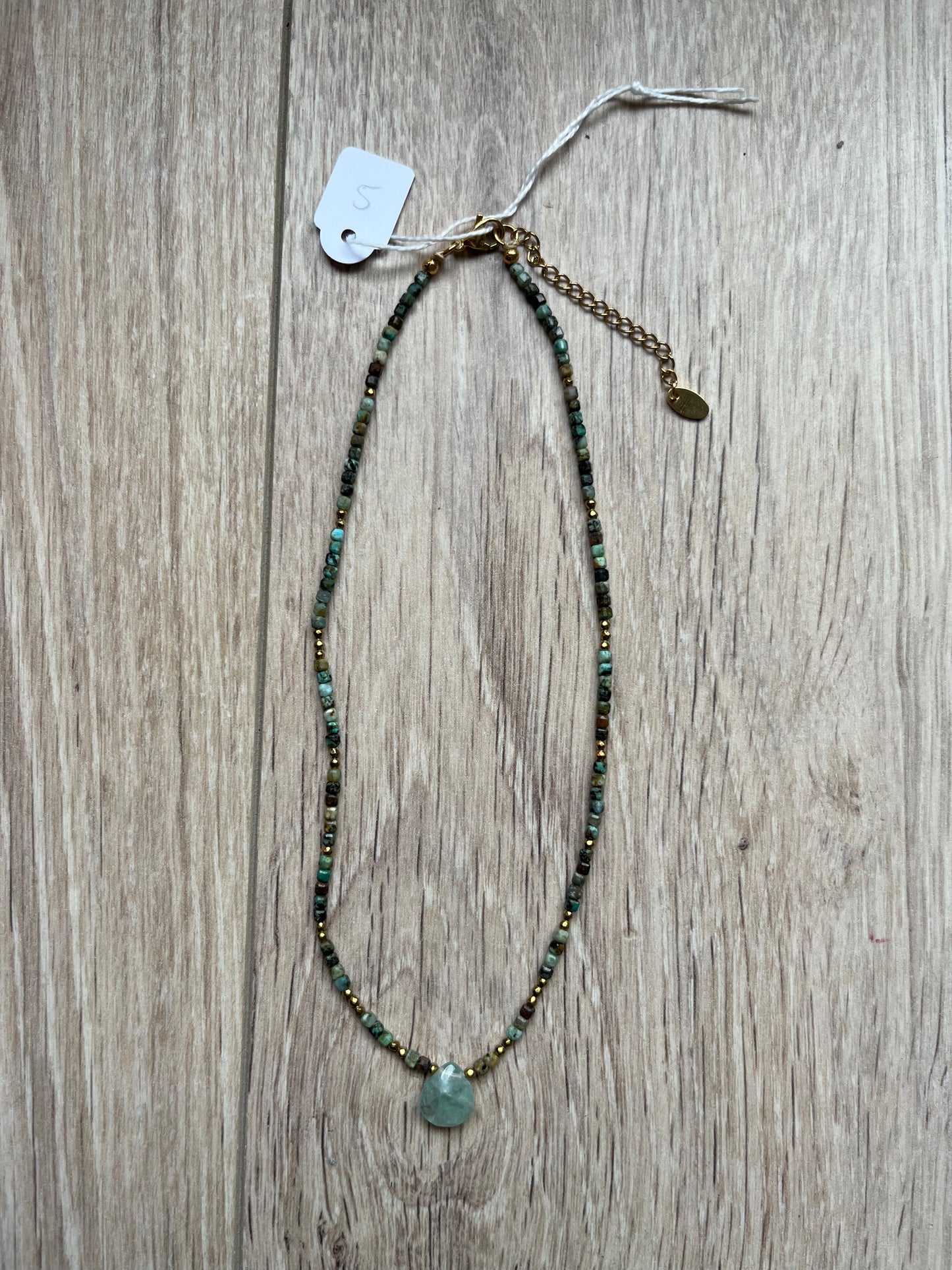 Collier en turquoise africaine et goutte de fluorite đâš