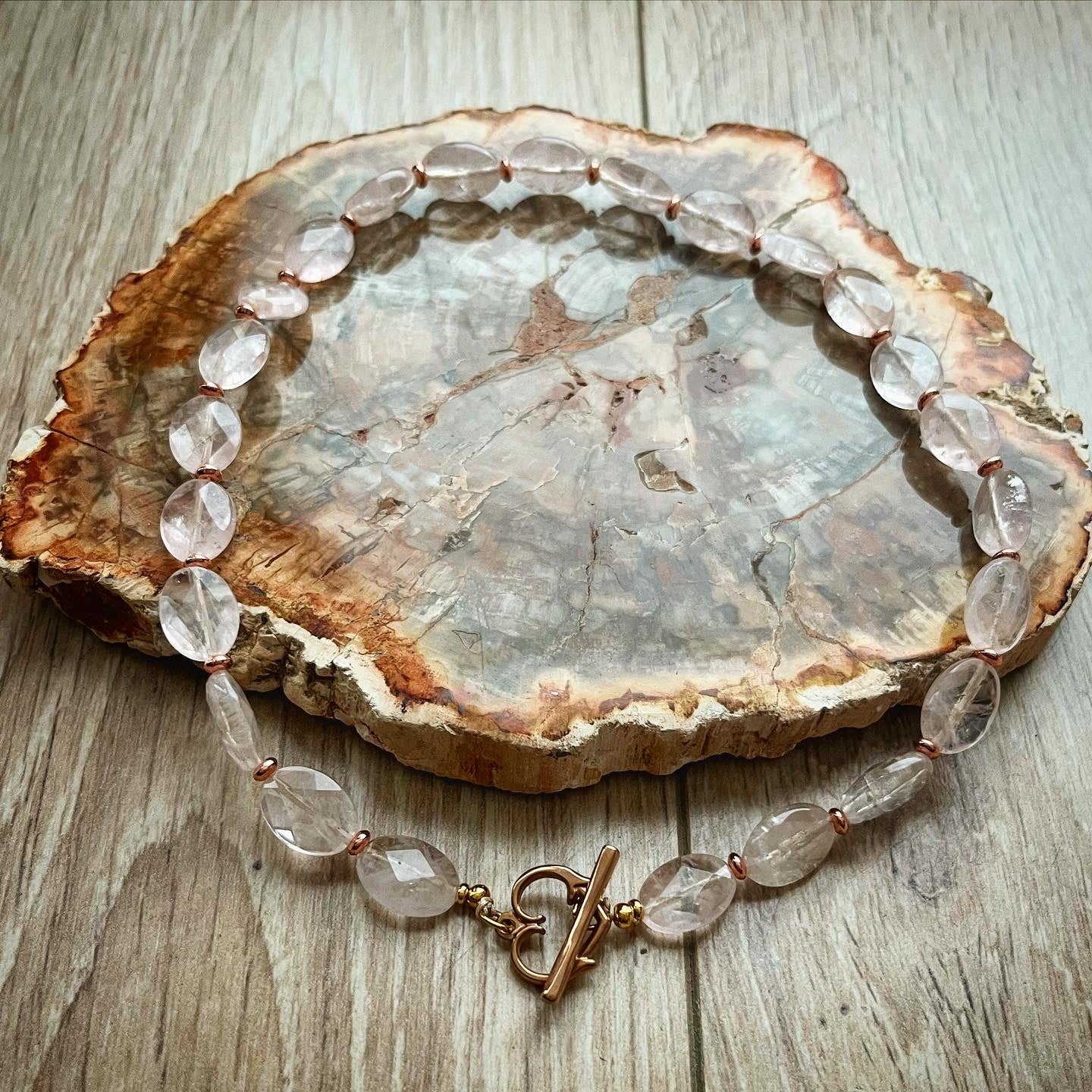 Collier tout est féerique en quartz rose 💗✨