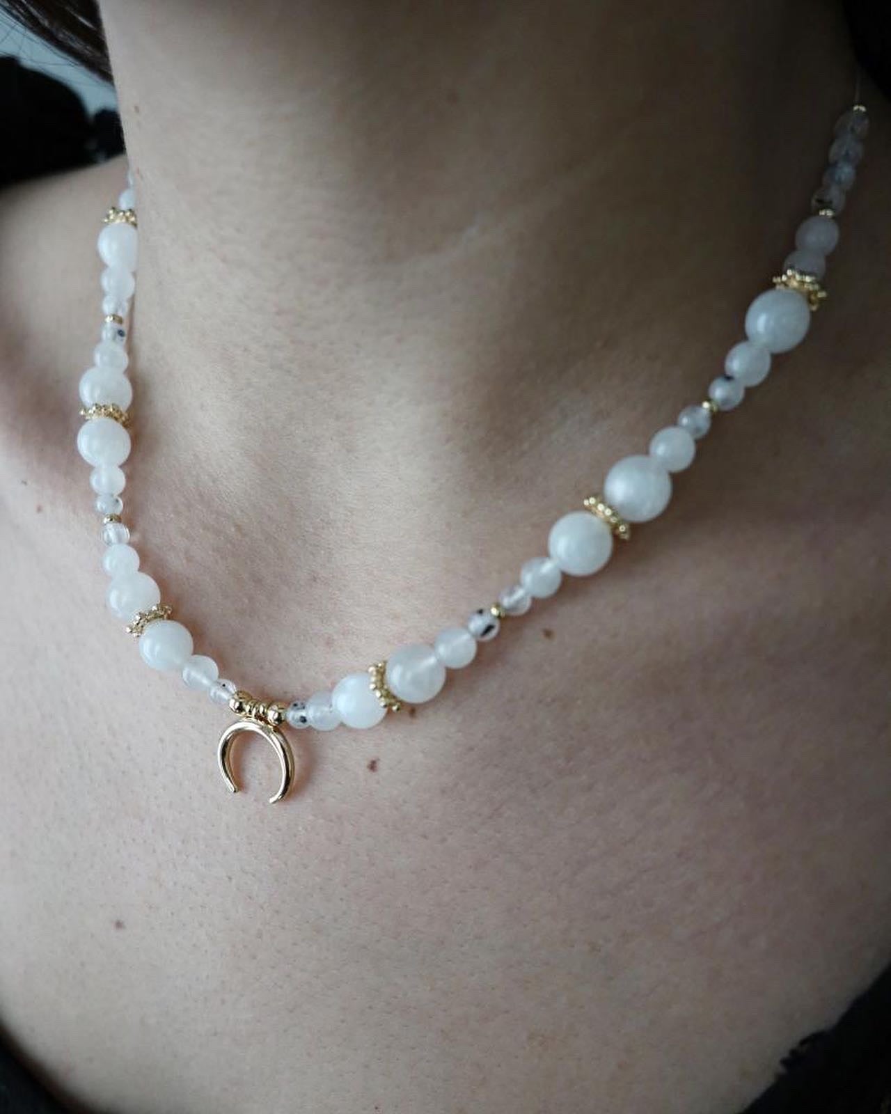 collier talisman đ§ż : Corne de lune, pierre de lune