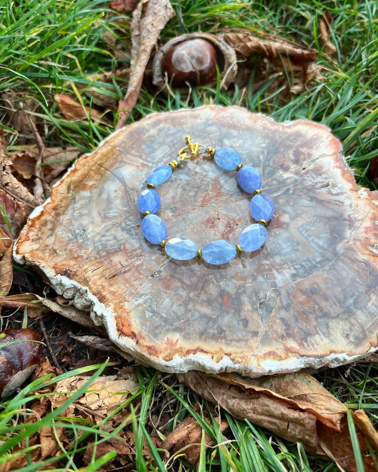 Bracelet tout est féerique en jade teinté bleu 🤍💙✨