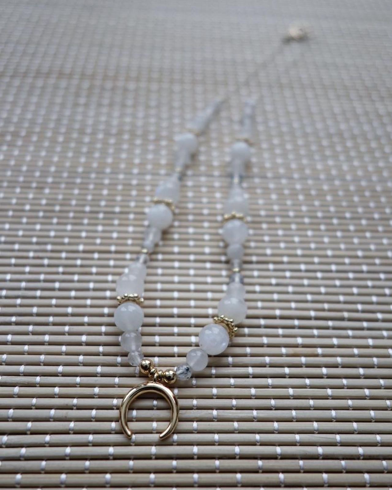 collier talisman đ§ż : Corne de lune, pierre de lune
