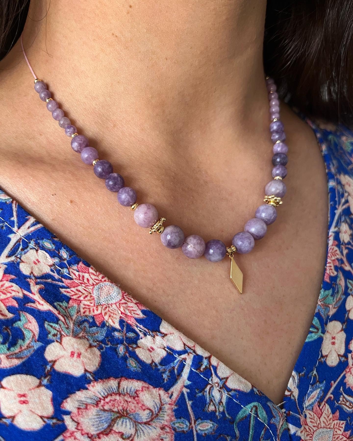 collier Néfertiti en lépidolite 💜