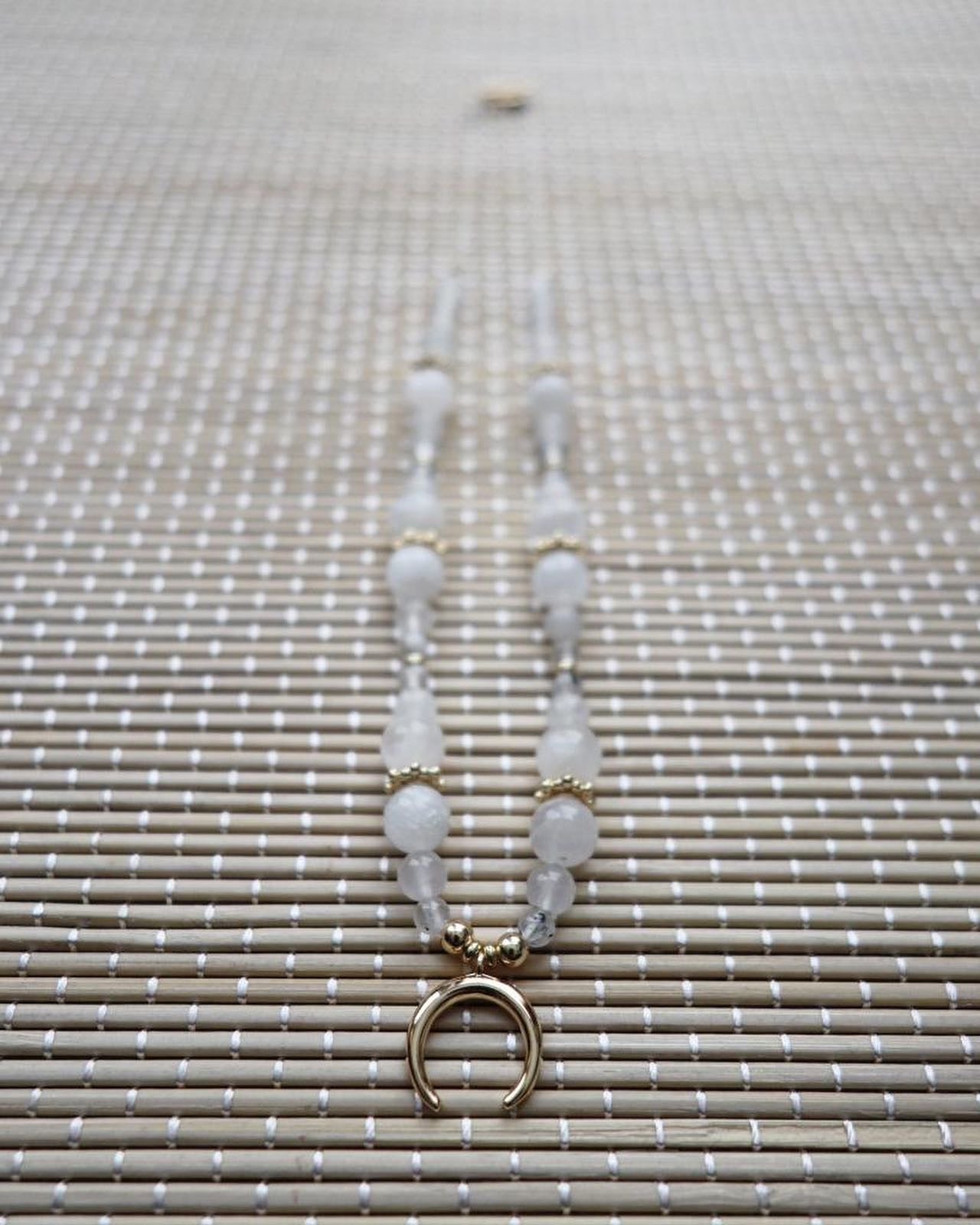 collier talisman đ§ż : Corne de lune, pierre de lune