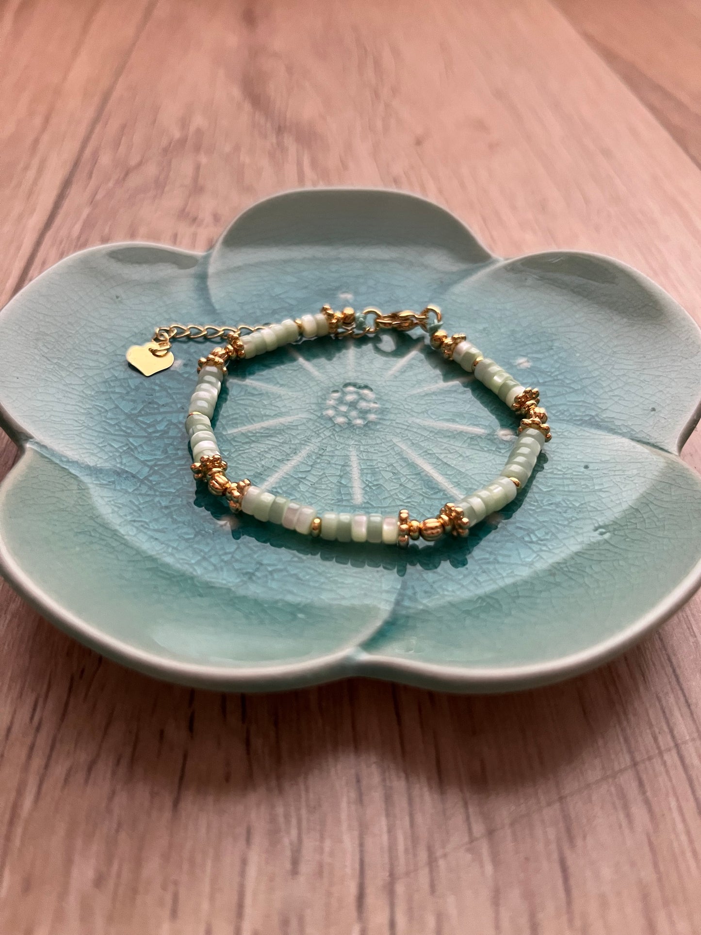 Bracelet Daisy en nacre vert amande 🌼💚