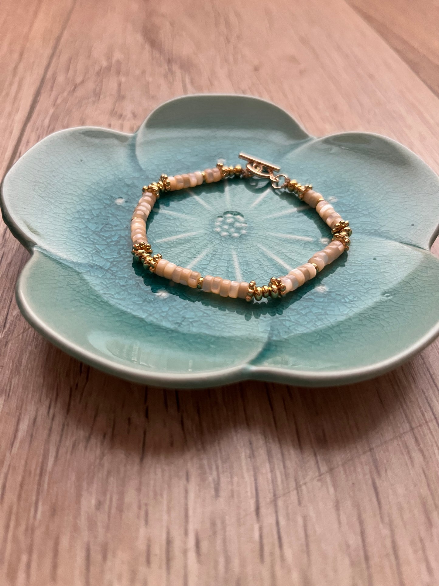 Bracelet Daisy en nacre sable 🌼🧡