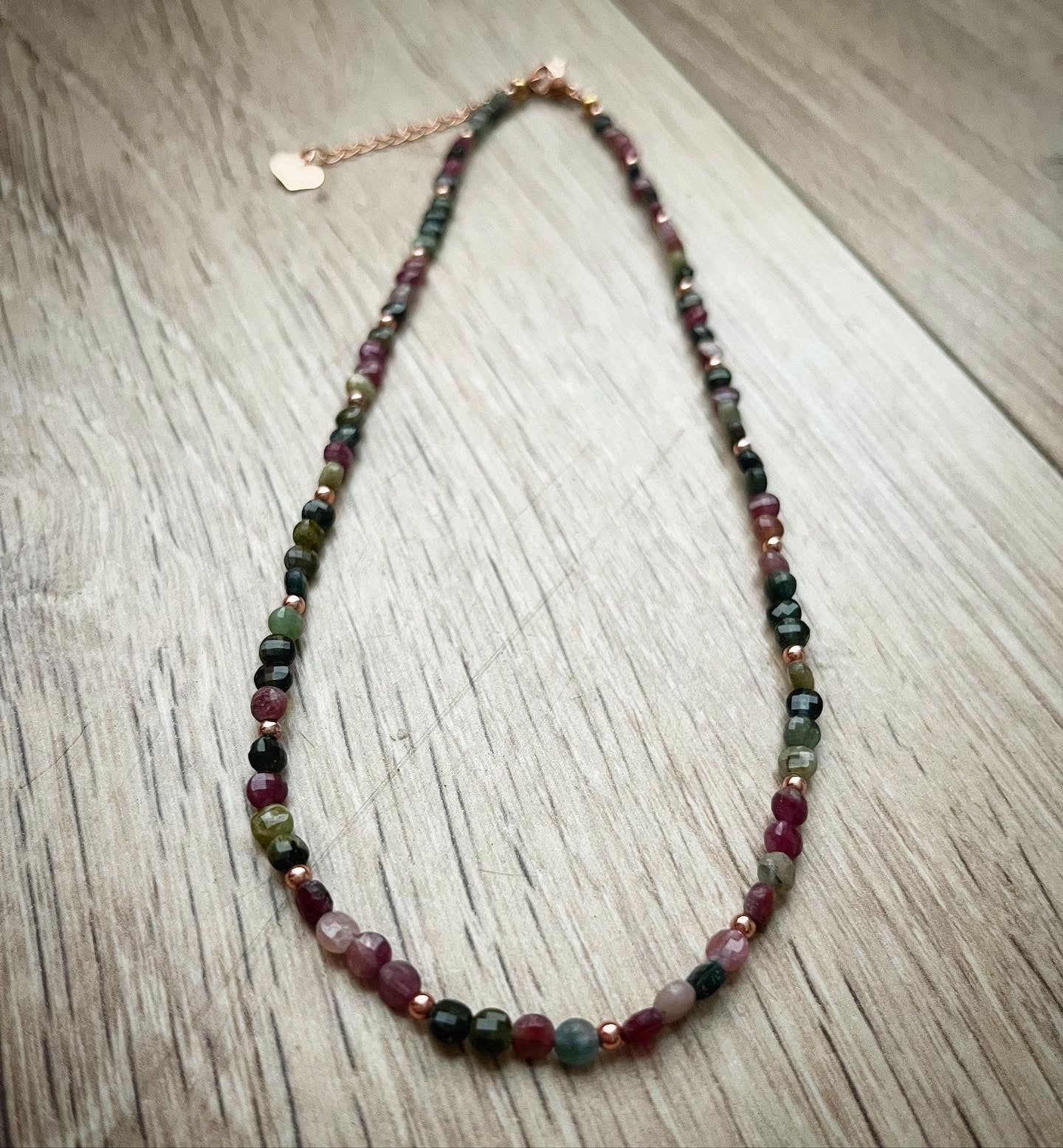 Collier licorne d’automne en tourmaline multicolore 🦄💚💛🩷🖤