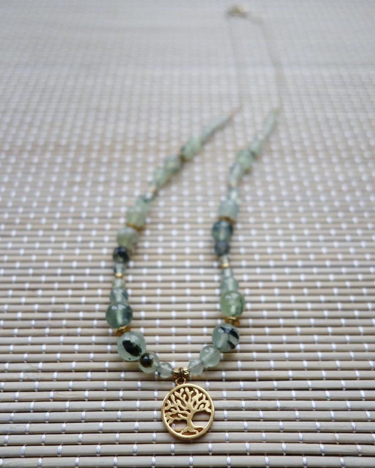 collier talisman 🧿 : arbre de vie préhnite