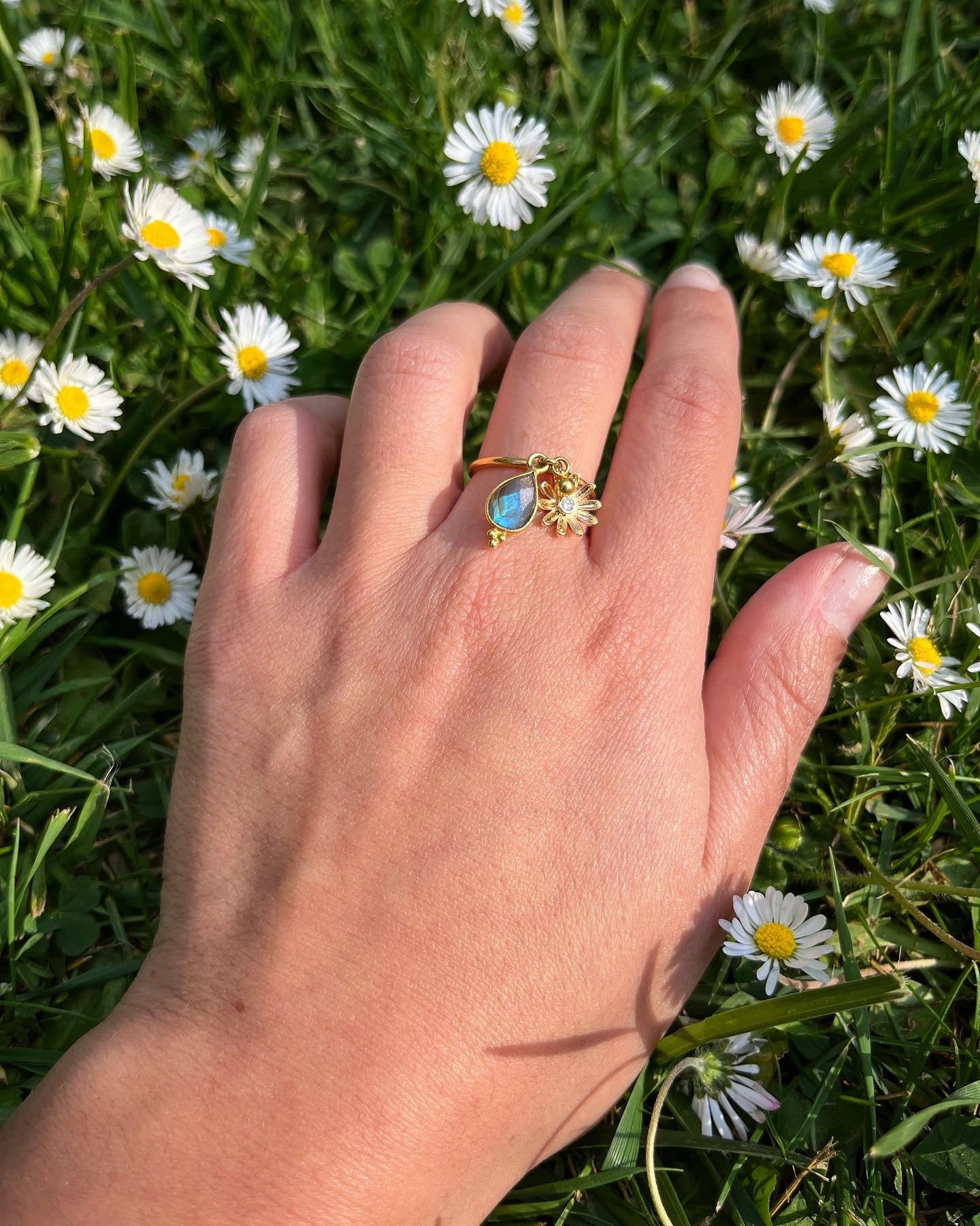 Bague Queen Marguerite labradorite 🌼💍💙