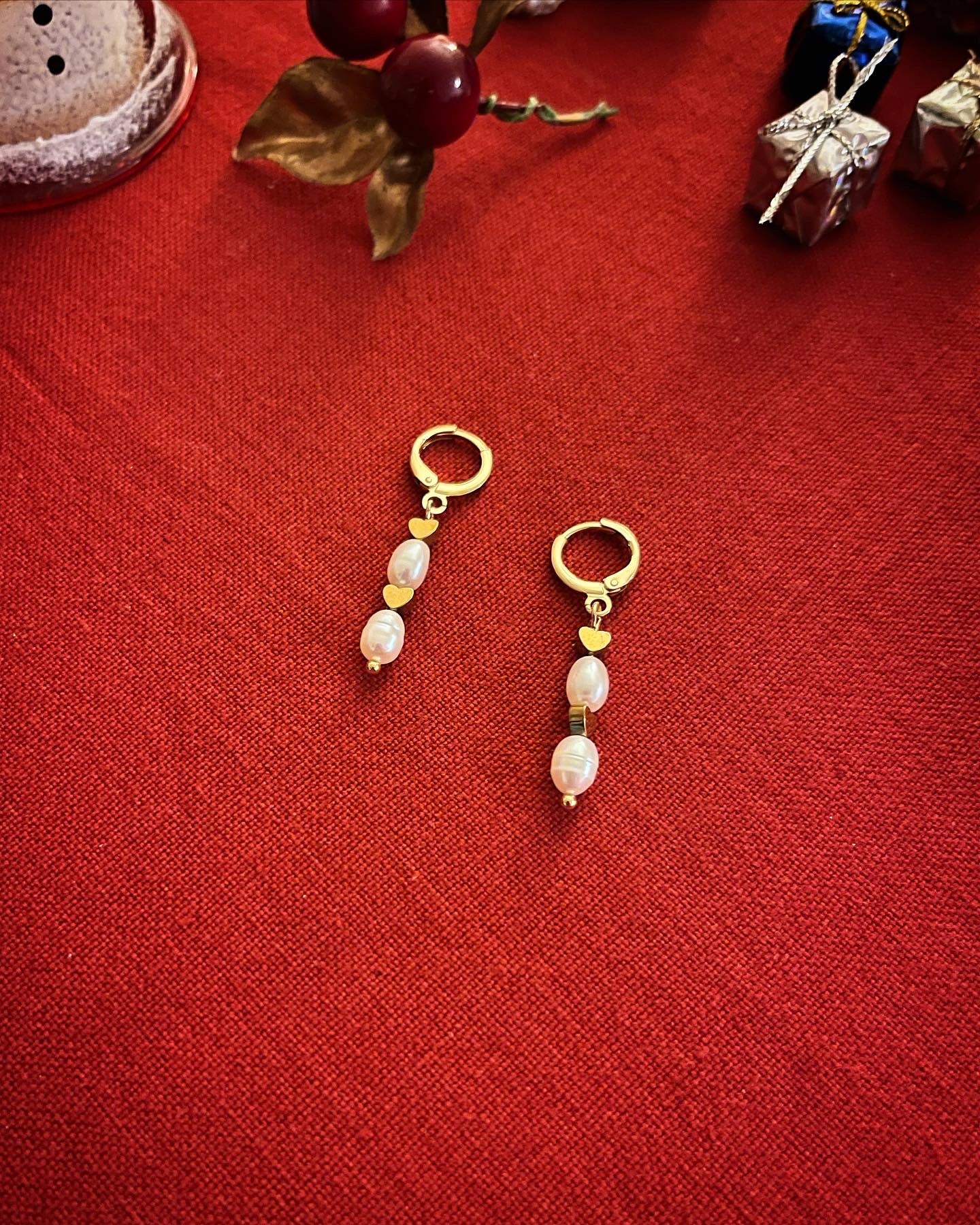 Boucles d’oreilles princesses naturelles en perle blanche 👸🤍