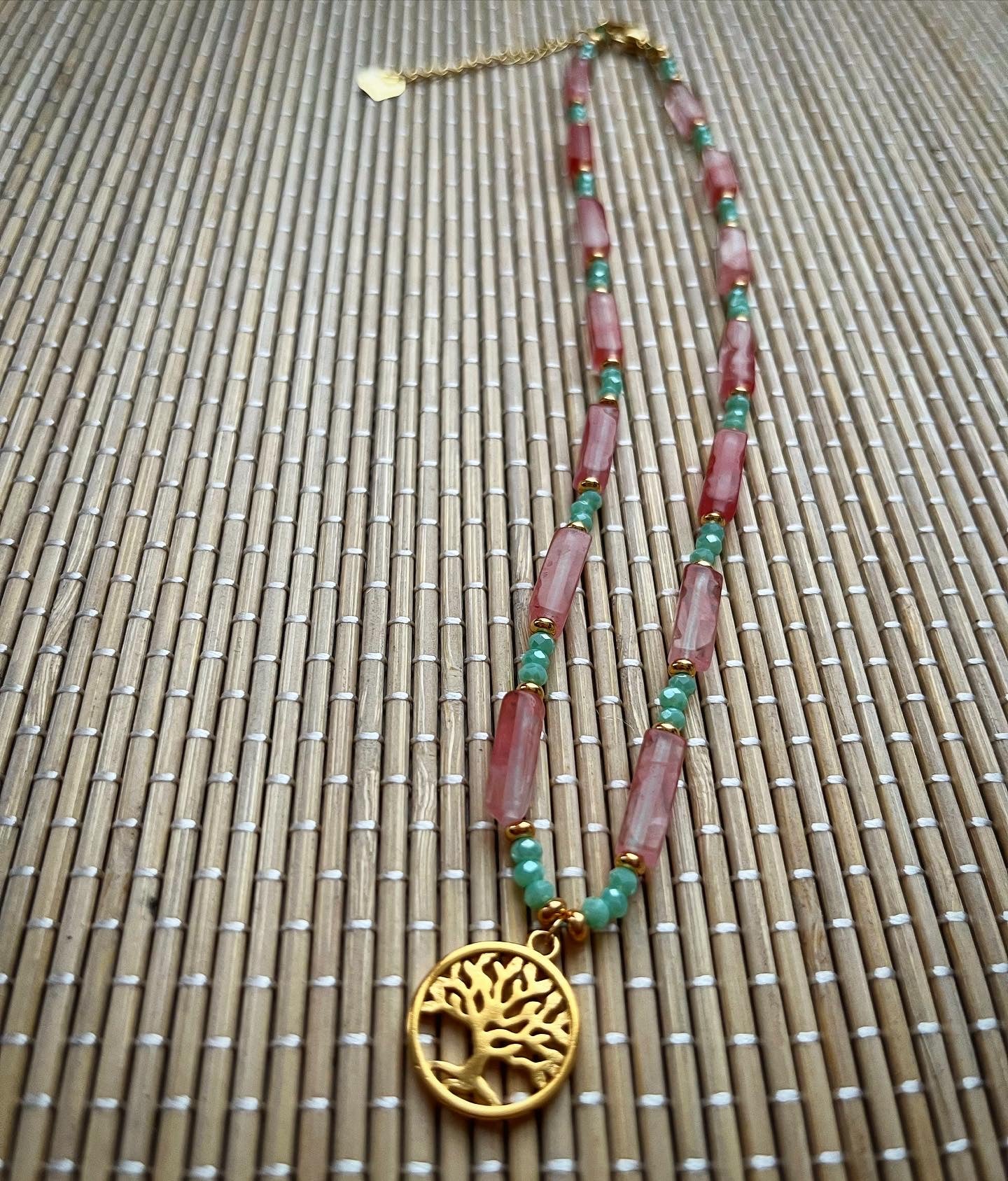 collier talisman 🧿 : arbre de vie en jade teinté rose 🌳💗