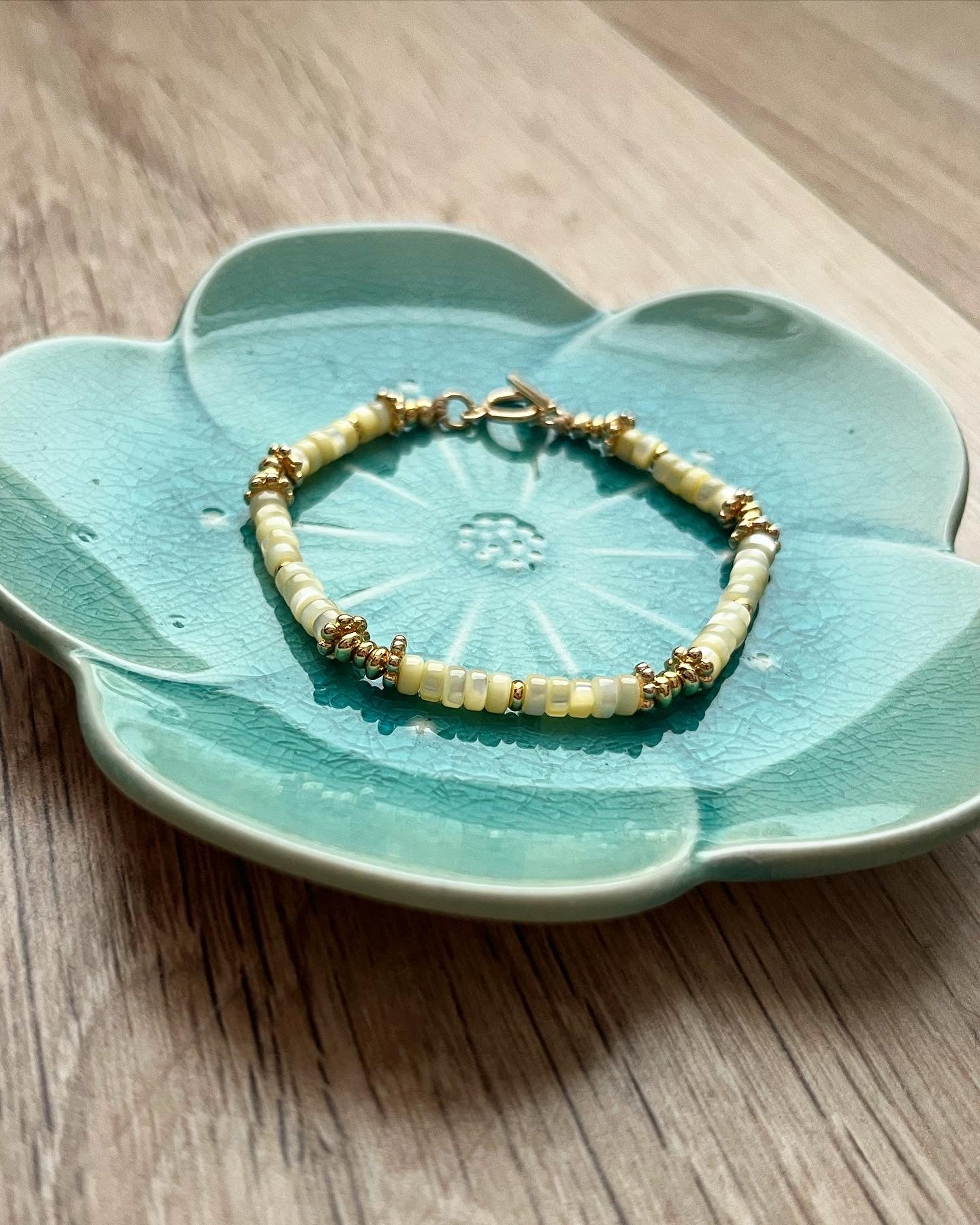 Bracelet Daisy en nacre jaune 🌼💛