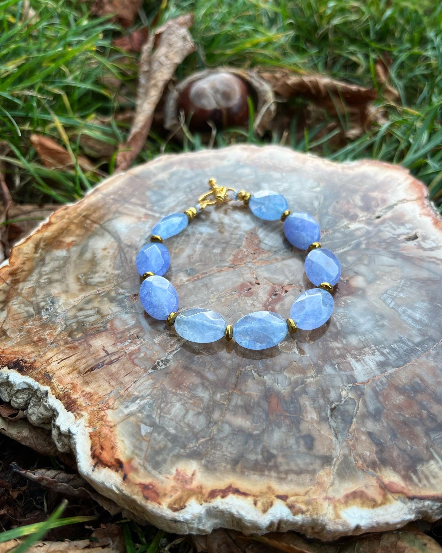 Bracelet tout est féerique en jade teinté bleu 🤍💙✨