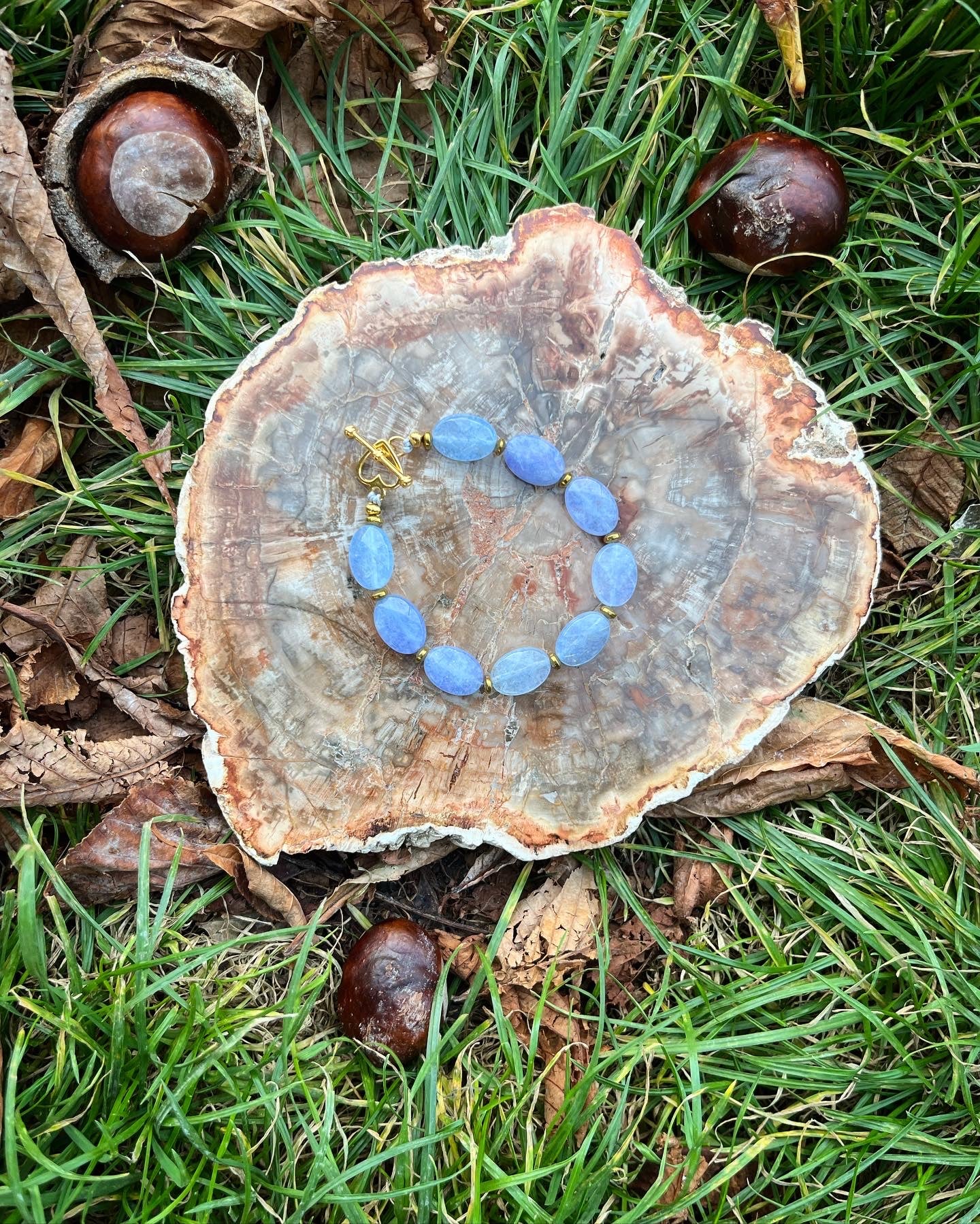 Bracelet tout est féerique en jade teinté bleu 🤍💙✨