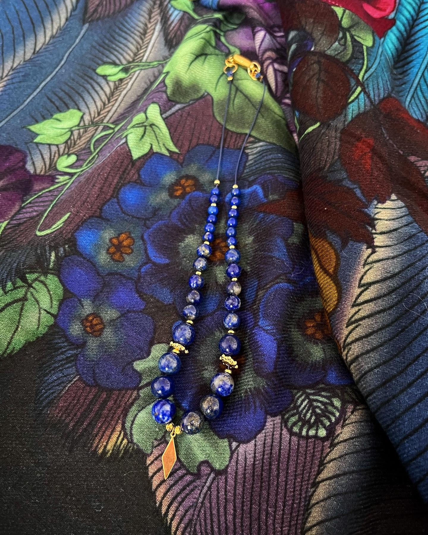 Collier Néfertiti en lapis-lazuli 💙