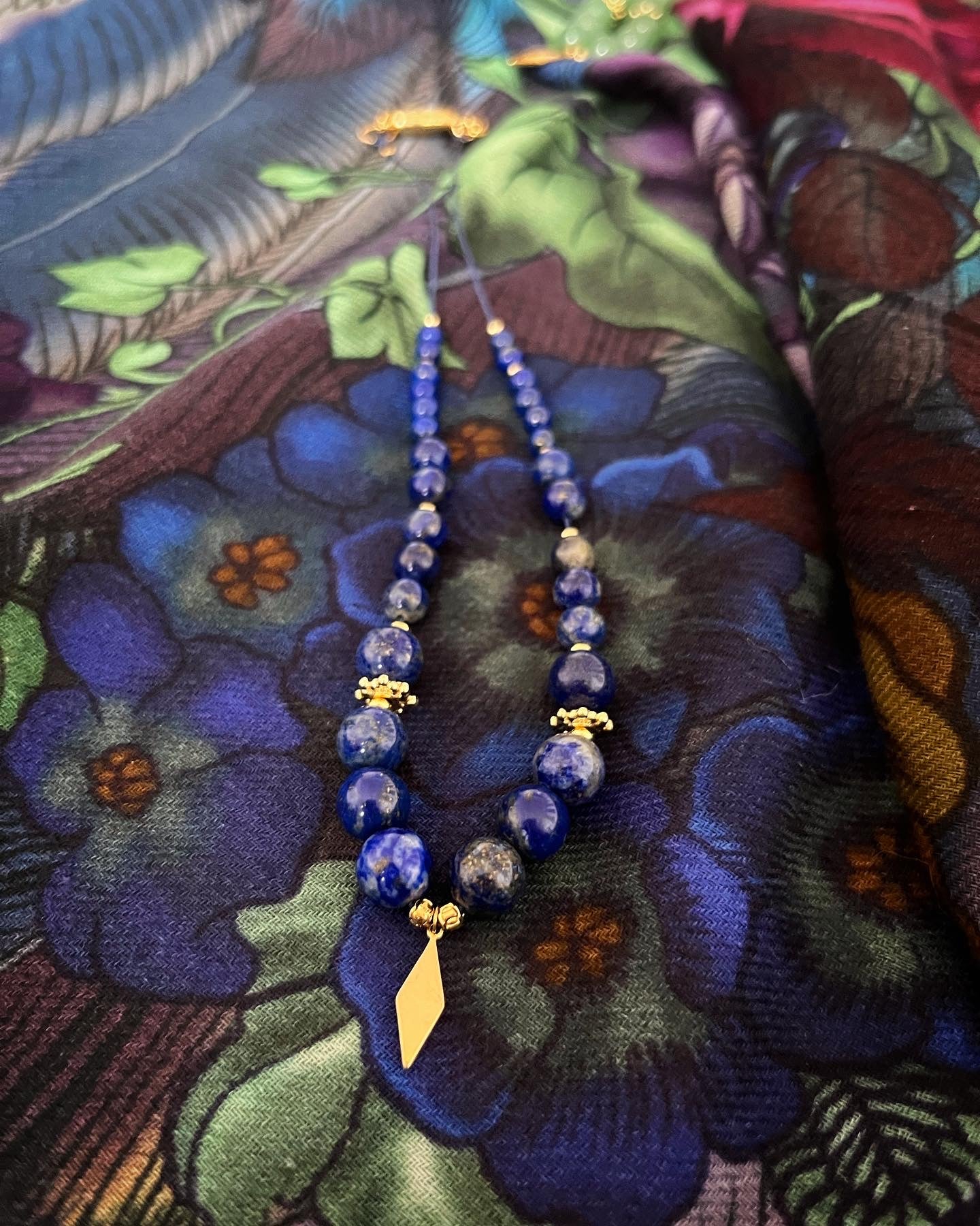 Collier Néfertiti en lapis-lazuli 💙