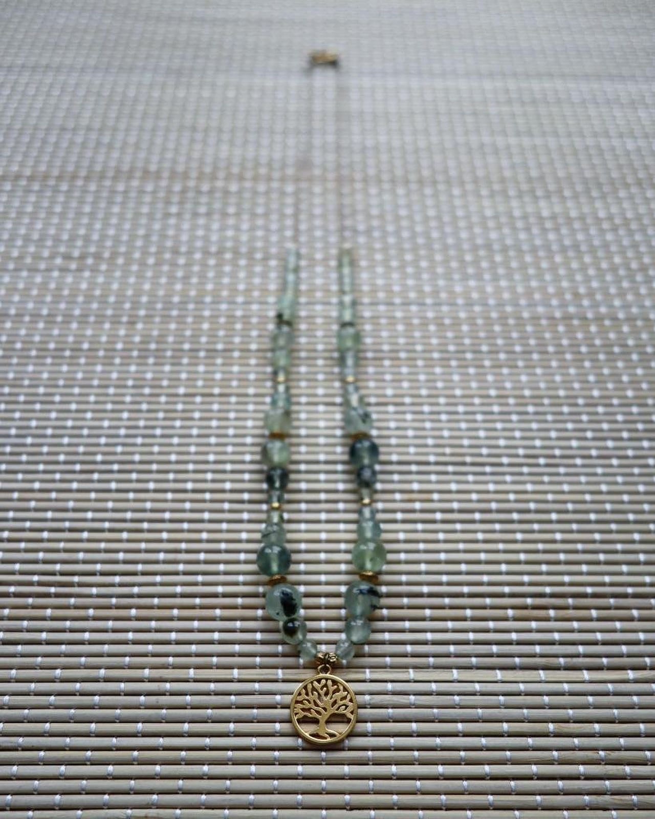 collier talisman 🧿 : arbre de vie préhnite